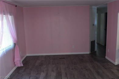 Seller Motivated Price just reduced! Welcome to your New Home in - photo 5
