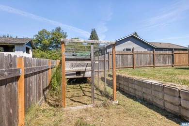 Built in 2009 with a traditional floor plan and design, this - photo 27