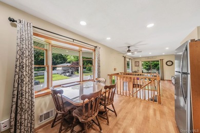 Beautifully maintained and thoughtfully updated, this 3 bedroom - photo 2