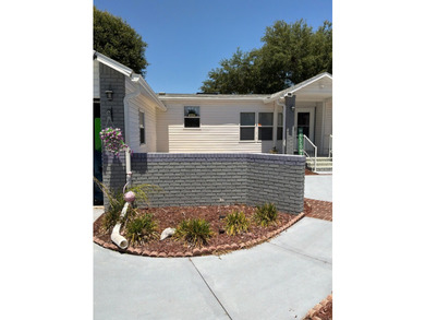 Leased Land Welcomes you to Pine Lakes! This large split-bedroom - photo 46