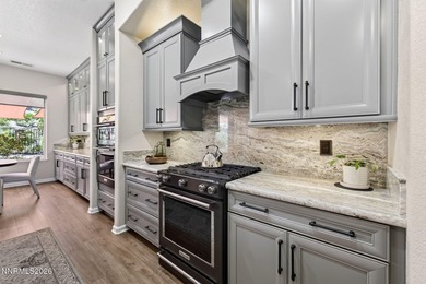 Beautifully maintained home in desirable Southwest Vistas with a - photo 2