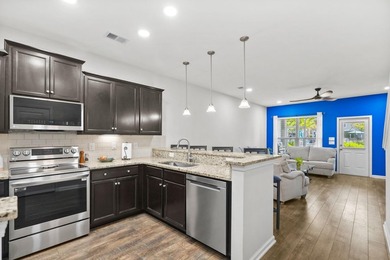 Welcome to 306 Castle Dr, a beautifully maintained 2-bedroom, 2 - photo 18