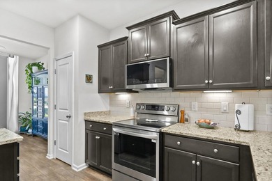 Welcome to 306 Castle Dr, a beautifully maintained 2-bedroom, 2 - photo 20