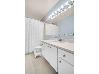 Tastefully upgraded 2-bedroom, 2.5-bath townhome in the - photo 24