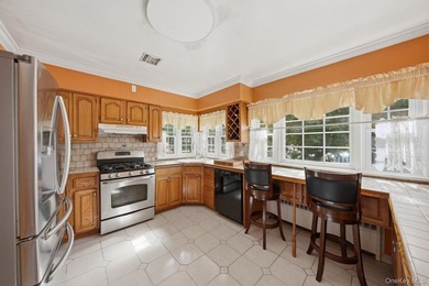 Welcome to this rare ranch-style retreat in the desirable - photo 8