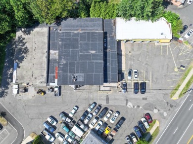 Prime Commercial Property with High Visibility! This exceptional