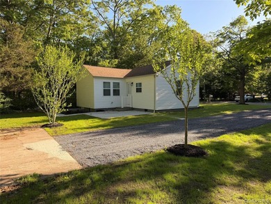 Fully remodeled 2 bed 2 bath home on large lot with full - photo 4