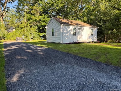 Fully remodeled 2 bed 2 bath home on large lot with full - photo 7
