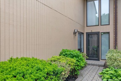 Welcome to this beautifully appointed 3-bedroom, 2.5-bath - photo 2