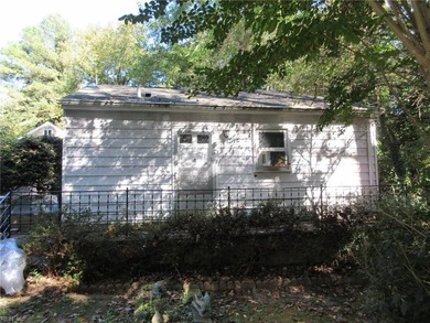 Real Estate Auction, Price at Reserve Number, City Assessment is - photo 5