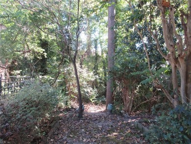 Real Estate Auction, Price at Reserve Number, City Assessment is - photo 9