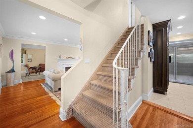 Wonderful Center Hall Colonial Located In The Desirable - photo 4