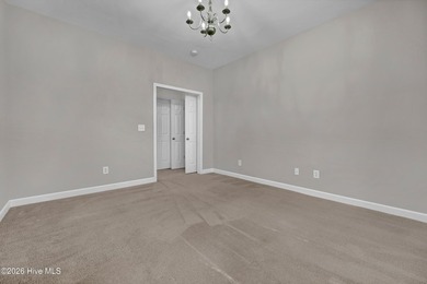 Charming townhome just minutes from the coast. This light-filled - photo 15