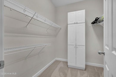 Charming townhome just minutes from the coast. This light-filled - photo 17