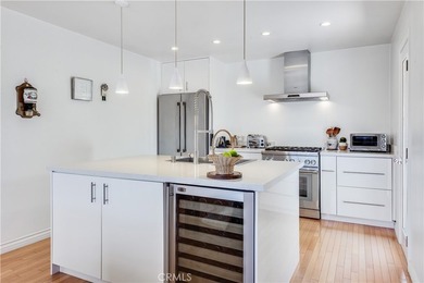 Captivating ?Ocean and Catalina Island views await you in this - photo 17