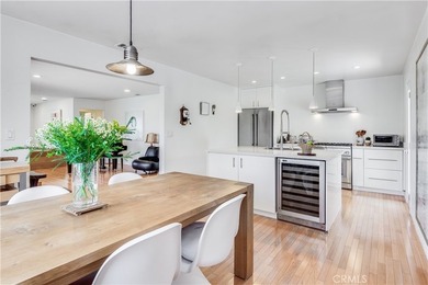 Captivating ?Ocean and Catalina Island views await you in this - photo 18