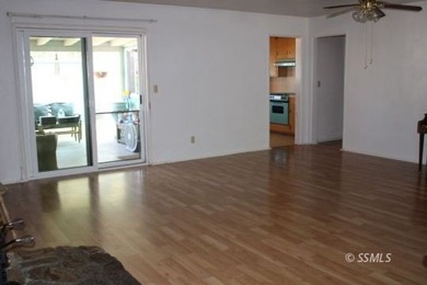 Welcome to this cozy, well-cared-for 2-bedroom, 2-bath home - photo 8