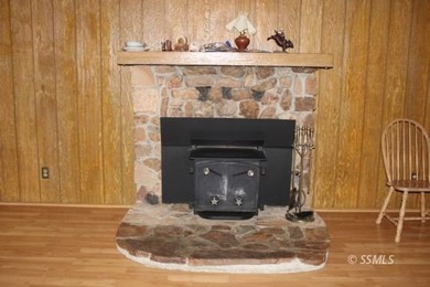 Welcome to this cozy, well-cared-for 2-bedroom, 2-bath home - photo 9