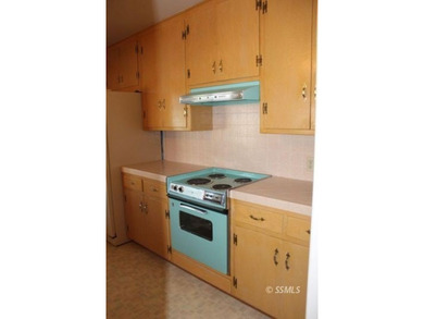 Welcome to this cozy, well-cared-for 2-bedroom, 2-bath home - photo 10