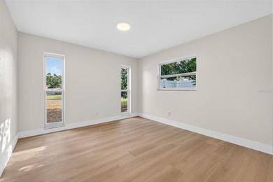 Sitting on nearly a quarter acre this 3 bed, 2 bath pool home - photo 22