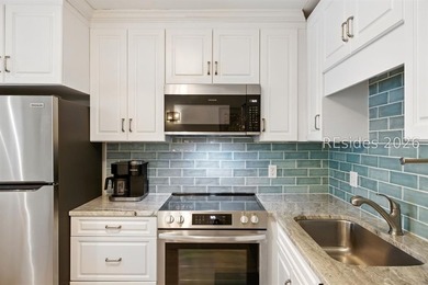 Rarely available oceanfront residence in the coveted Beachwood - photo 8