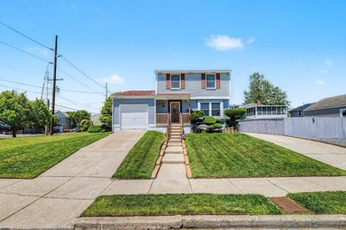 Get ready to move right into this beautifully maintained 2-story - photo 1