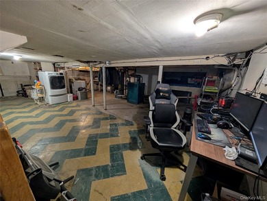 Welcome to this well maintained 5-bedroom, 2-bathroom home in - photo 25