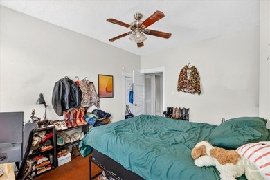 Located in Savannah's Victorian District and just a short stroll - photo 29
