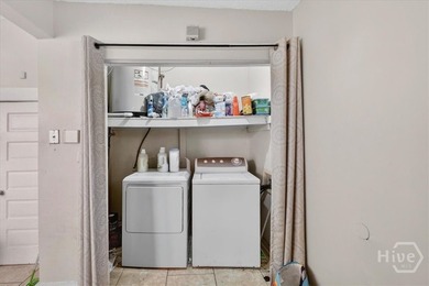 Located in Savannah's Victorian District and just a short stroll - photo 31