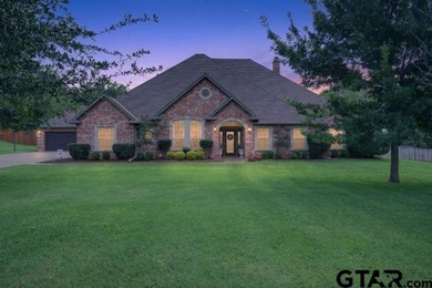 Elegant Luxury Meets Backyard Oasis in Pecan Valley Ranch - photo 2