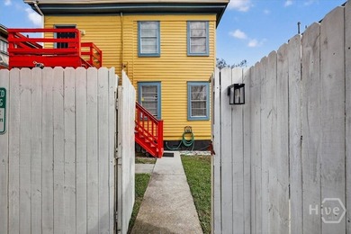 Located in Savannah's Victorian District and just a short stroll - photo 34