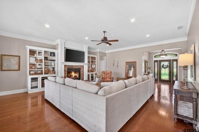 Elegant Luxury Meets Backyard Oasis in Pecan Valley Ranch - photo 5