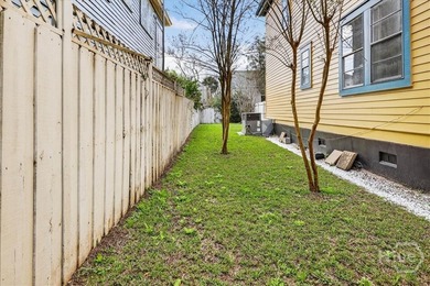Located in Savannah's Victorian District and just a short stroll - photo 35