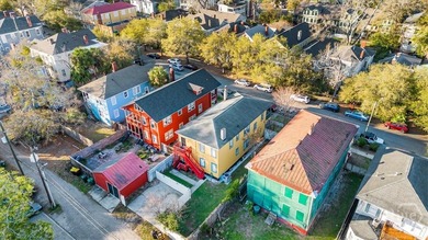 Located in Savannah's Victorian District and just a short stroll - photo 38