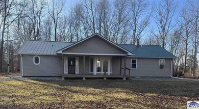 (private lake, pond, creek) Home For Sale in Coatesville Indiana