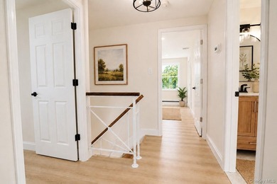 Welcome home to this beautifully renovated, move-in-ready - photo 12
