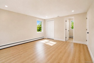 Welcome home to this beautifully renovated, move-in-ready - photo 14