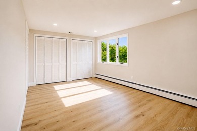 Welcome home to this beautifully renovated, move-in-ready - photo 18