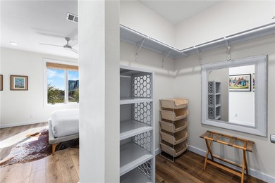 Crafted by acclaimed architect Jay Corder, this striking - photo 15