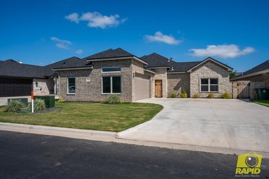 Like-new Bentwood Country Club home featuring 3 bedrooms, 2 - photo 15
