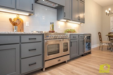 Like-new Bentwood Country Club home featuring 3 bedrooms, 2 - photo 16