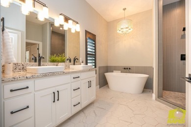 Like-new Bentwood Country Club home featuring 3 bedrooms, 2 - photo 27
