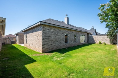Like-new Bentwood Country Club home featuring 3 bedrooms, 2 - photo 54