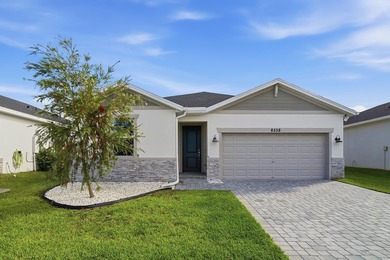 SELLER MOTIVATED!! Experience modern living in this newly built - photo 1