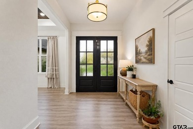 Priced well under appraised value, this is an unbelievable deal! - photo 3