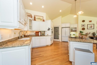 Welcome to a home where craftsmanship, comfort, and Sequim - photo 12