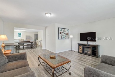 Beautifully maintained and move-in ready home! This 3-bedroom, 2 - photo 3