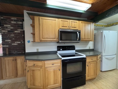 Welcome to your own slice of Maine paradise!  This 3-bedroom