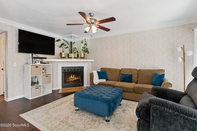 Well-appointed townhome in an ideal island location! Come see - photo 17