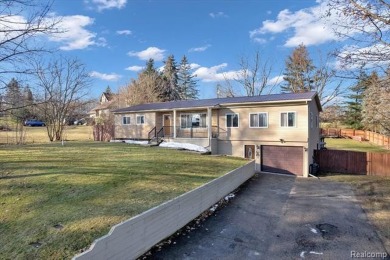 Merritt Lake  Home For Sale in Metamora Michigan